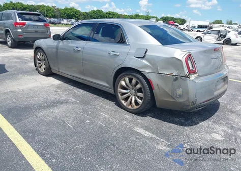 2017 Chrysler 300C z USA, uszkodzony, nr VIN 2C3CCAEG6HH590863